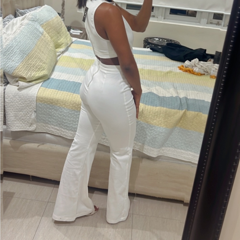 White jumpsuit! - Picture 2 of 7